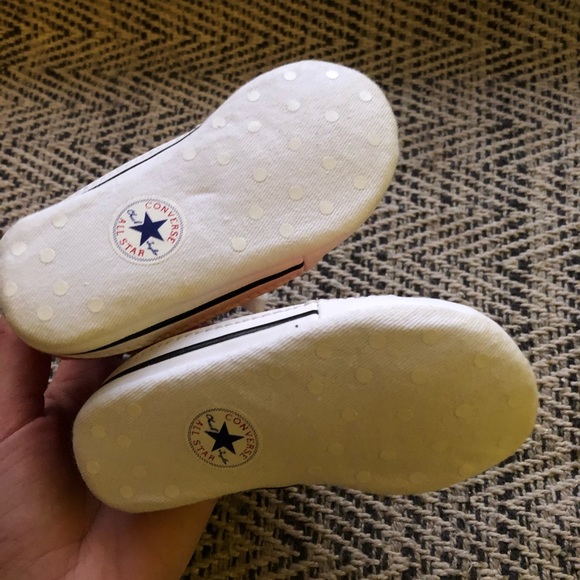 Infant 4 Red Converse - Picture 2 of 3